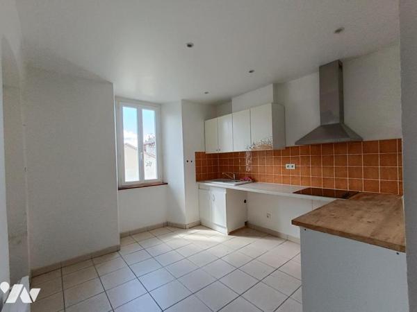 Vente Immeuble avec grand jardin+ maison attenante, composés de 7 logements