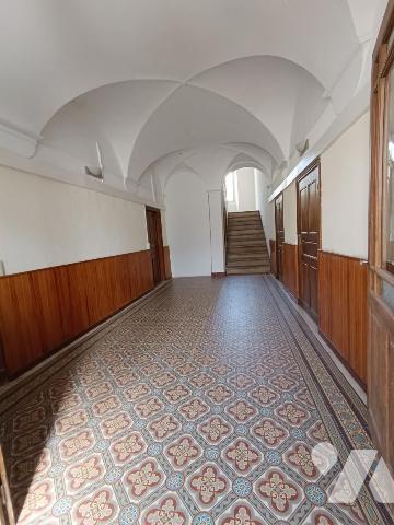 Vente Immeuble avec grand jardin+ maison attenante, composés de 7 logements