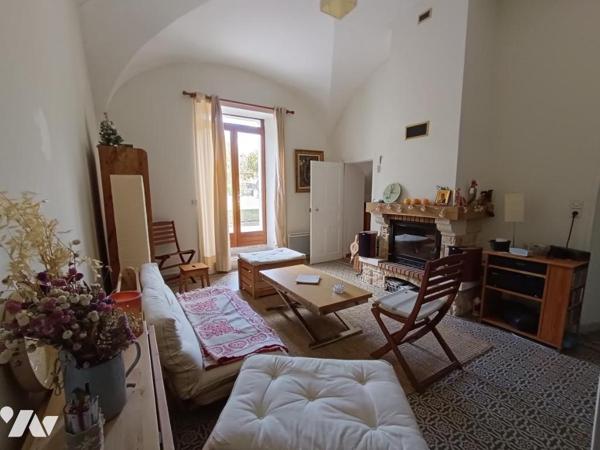 Vente Immeuble avec grand jardin+ maison attenante, composés de 7 logements