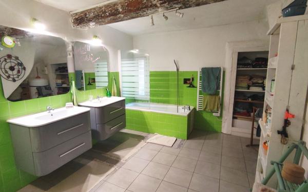 Maison à vendre    4 pièces •  Uzès