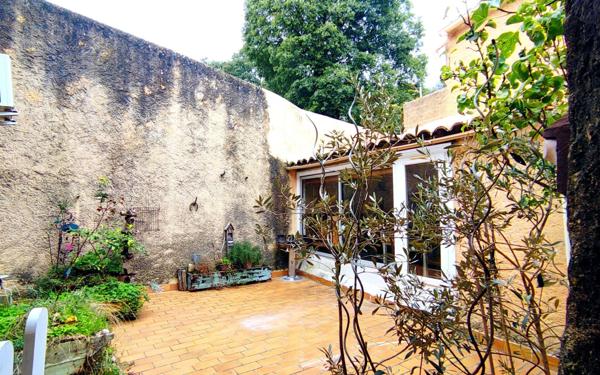 Maison à vendre    4 pièces •  Uzès