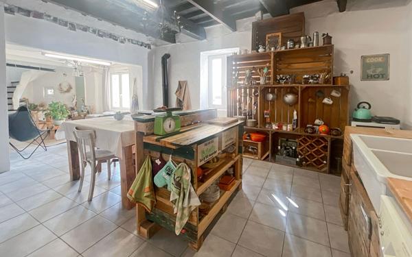 Maison à vendre    4 pièces •  Uzès