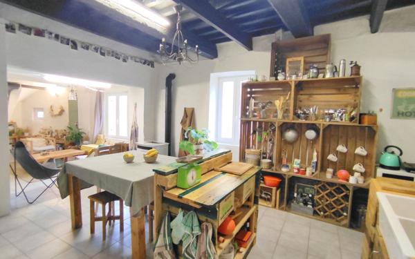 Maison à vendre    4 pièces •  Uzès