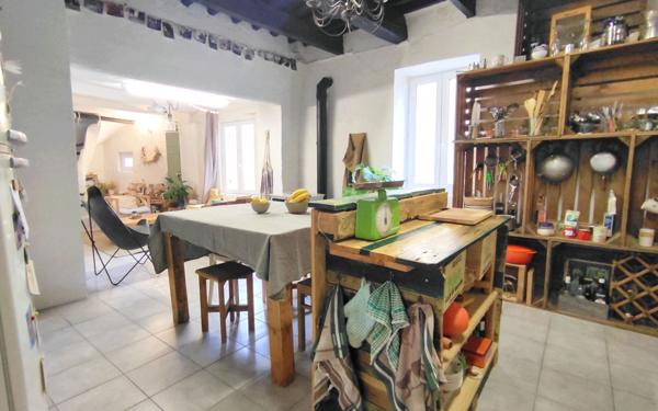 Maison à vendre    4 pièces •  Uzès