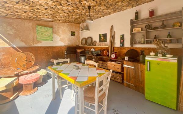 Maison à vendre    4 pièces •  Uzès