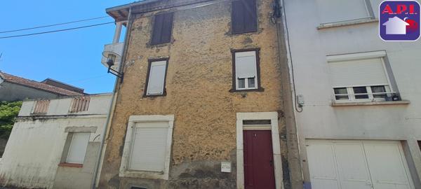 MAISON DE VILLE AVEC TERRASSE ET BALCON