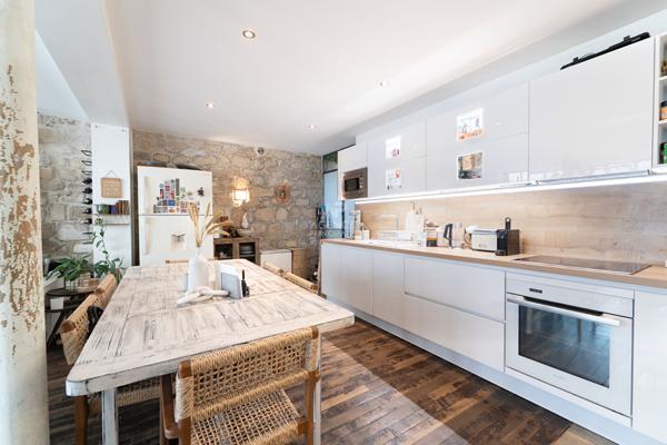 PARIS 18ÈME - DAMREMONT / LOFT EN DUPLEX / BAIL CIVIL LOCATION MEUBLE . Loyer 3 450 €/mois charges comprises **  - Référence  6748-NG