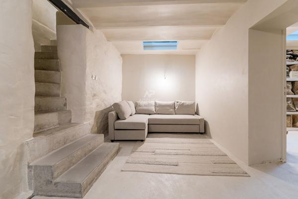 PARIS 18ÈME - DAMREMONT / LOFT EN DUPLEX / BAIL CIVIL LOCATION MEUBLE . Loyer 3 450 €/mois charges comprises **  - Référence  6748-NG