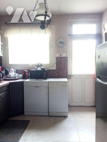 ALENCON (61), proche centre ville, maison en pierres couverte en ardoises, comprenant :
- Entr...