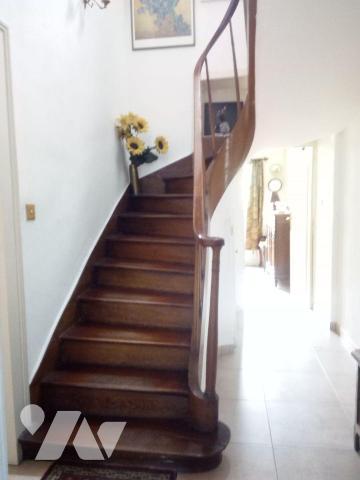 ALENCON (61), proche centre ville, maison en pierres couverte en ardoises, comprenant :
- Entr...