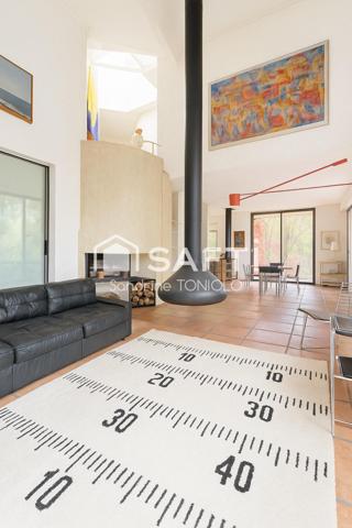 Villa moderniste avec piscine