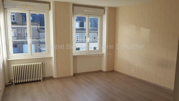 Immeuble à vendre à Saint-Hilaire-du-Harcouët dans la Manche (50600), ref : 8481