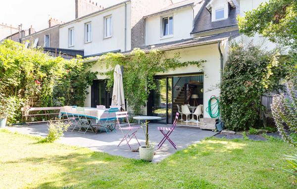 NANTES/ZOLA MAISON FAMILIALE AVEC GRAND JARDIN ET GARAGE