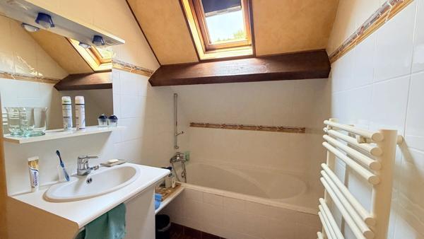 Vente                                                      Maison
                        
                     6 pièces                      147 m2                     à Sully-sur-Loire