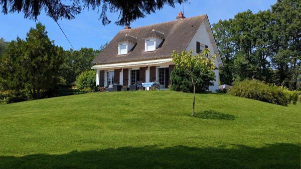 Vente                                                      Maison
                        
                     6 pièces                      147 m2                     à Sully-sur-Loire