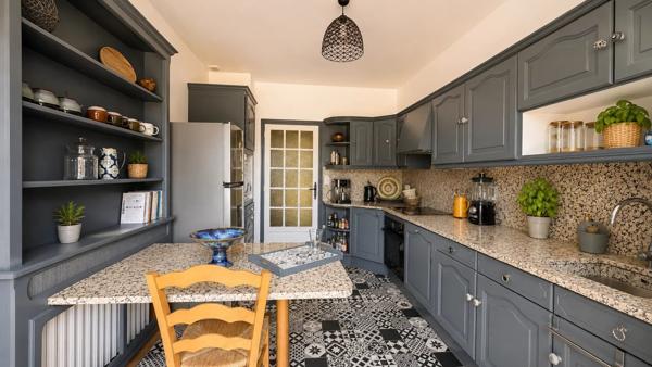 Vente                                                      Maison
                        
                     6 pièces                      147 m2                     à Sully-sur-Loire