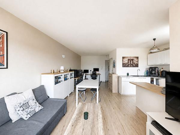 Fonsorbes - Centre-ville - Appartement T2 de 48,15m2 rénové et climatisé en dernier étage , Fonsorbes