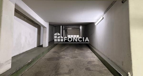 À vendre Parking 12.5 m² - Paris 75018