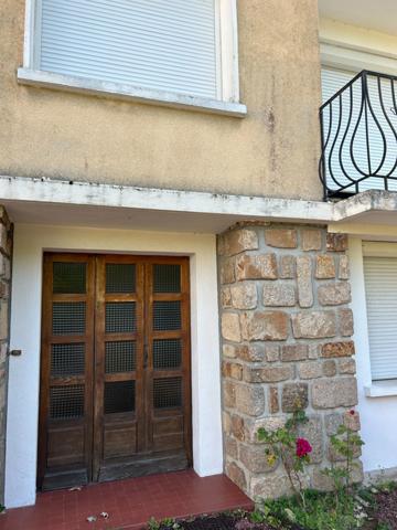 Maison sur sous sol complet de 126m2 habitable très lumineuse avec grand jardin et dépendance