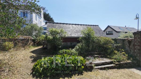 Saint-Briac-sur-Mer – Appartement de caractère rénové par architecte, jardin privatif, garage, à quelques pas des plages et du Château du Nessay