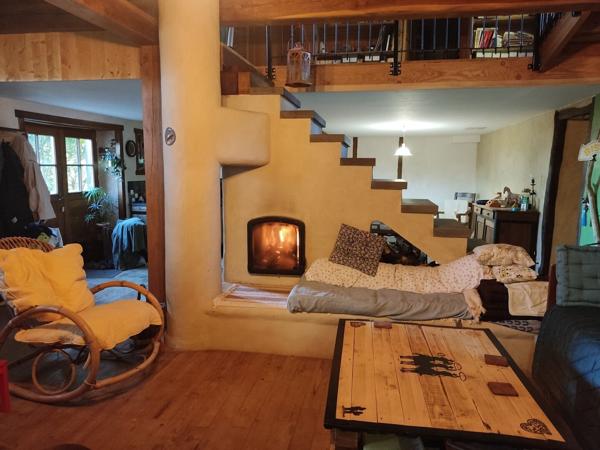 Maison éco-rénovée avec gîte et dépendances sur 11798m²