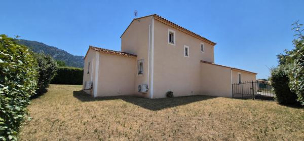 villa T4 sur parcelle piscinable avec vue sur le Luberon