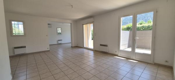 villa T4 sur parcelle piscinable avec vue sur le Luberon