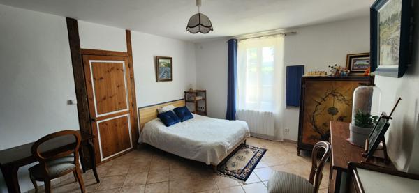 Belle propriete en pierre avec terrain ! Calme et authenticite assures !