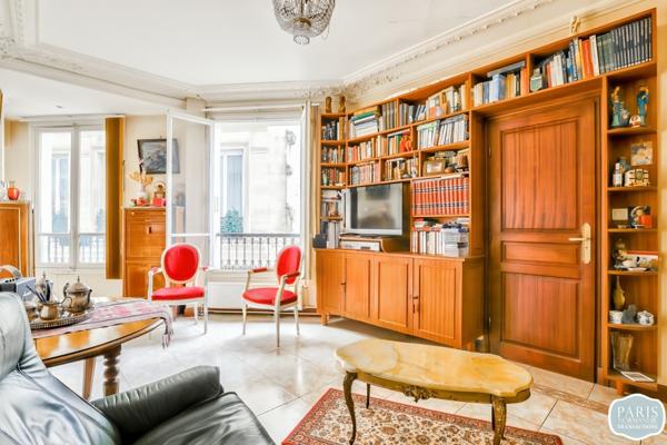 Paris 9ème - entre Le Peletier et Drouot - Appartement de 94,85m² Carrez avec un balcon filant de 7m²