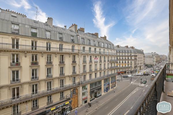 Paris 9ème - entre Le Peletier et Drouot - Appartement de 94,85m² Carrez avec un balcon filant de 7m²