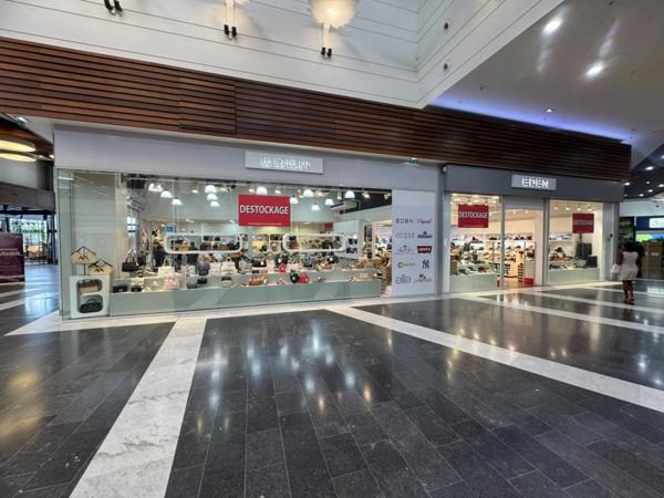 A LOUER, exceptionnelle surface commerciale au centre de FAMILY PLAZA