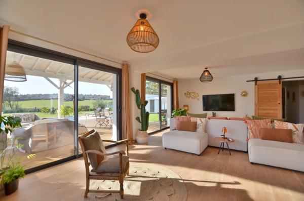 PLAIN PIED 180 M2 ROANNE PERIPHERIE