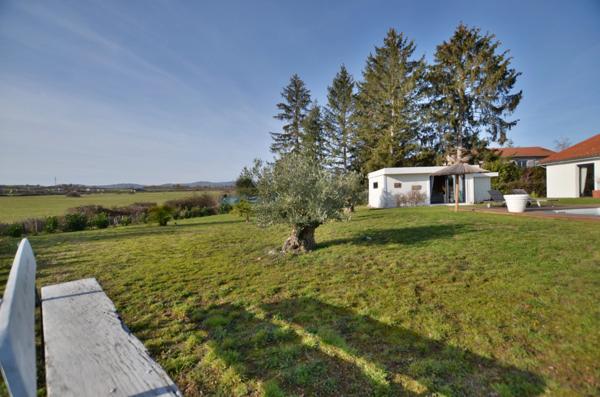 PLAIN PIED 180 M2 ROANNE PERIPHERIE