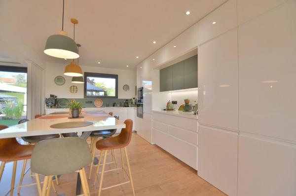 PLAIN PIED 180 M2 ROANNE PERIPHERIE