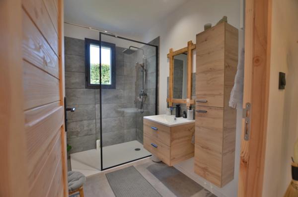 PLAIN PIED 180 M2 ROANNE PERIPHERIE