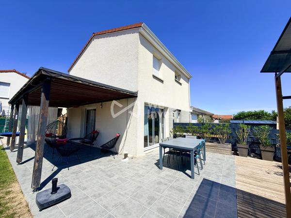 Villa récente de type 4 sur deux niveaux, jardin