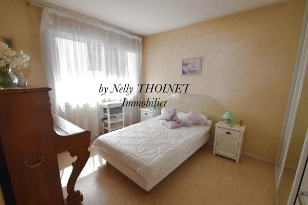 Dépt.63, CLERMONT-FERRAND, quartier Vallières, BEL APPARTEMENT, 1er étage, T4, 86 m2, cave, 2 stationnements