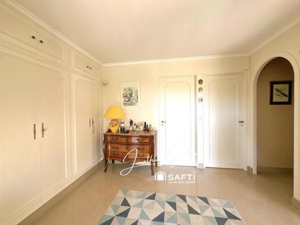 Maison individuelle élevée sur sous sol total