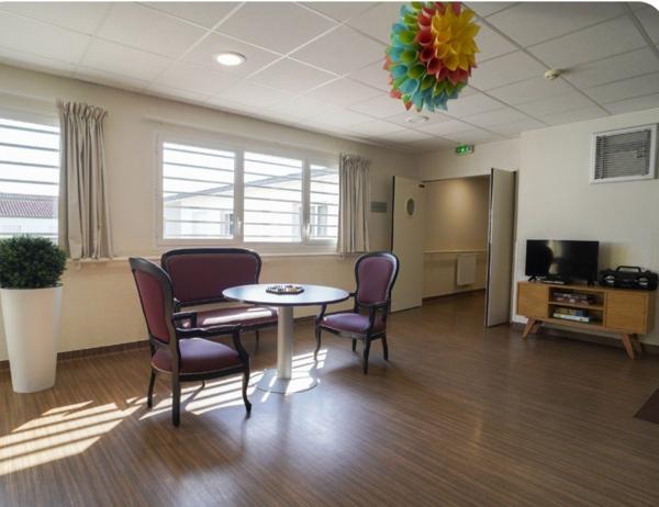 INVESTISSEMENT LOCATIF – VILLENEUVE SUR LOT – Résidence EHPAD Résidence de Beurre - 4,53% de rentabilité