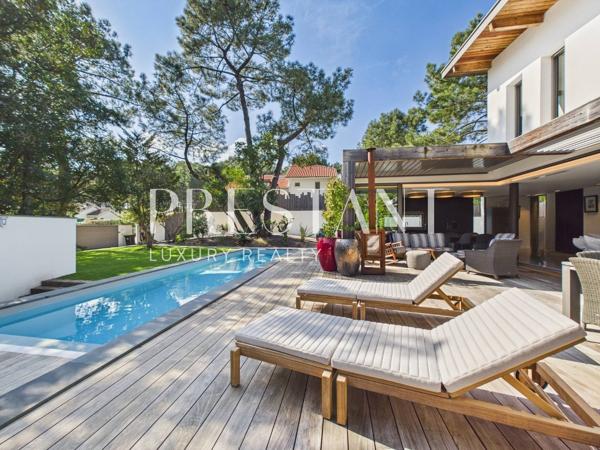 Chiberta – Maison contemporaine de 265 m² (290 m2 en totalité), prestations haut de gamme, plages et golf à pied, ANGLET