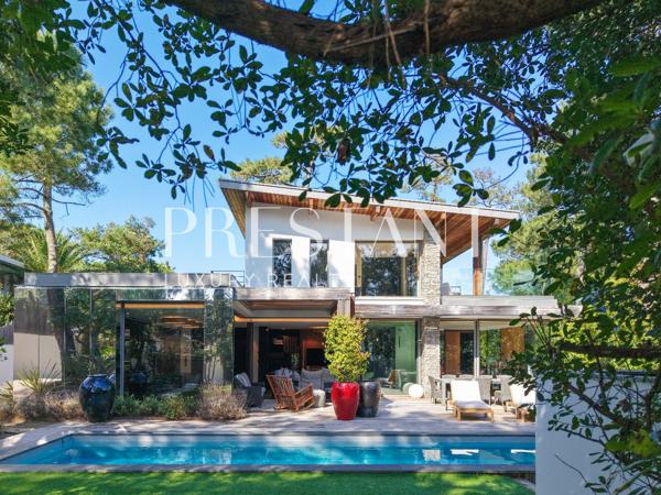 Chiberta – Maison contemporaine de 265 m² (290 m2 en totalité), prestations haut de gamme, plages et golf à pied, ANGLET