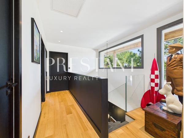 Chiberta – Maison contemporaine de 265 m² (290 m2 en totalité), prestations haut de gamme, plages et golf à pied, ANGLET