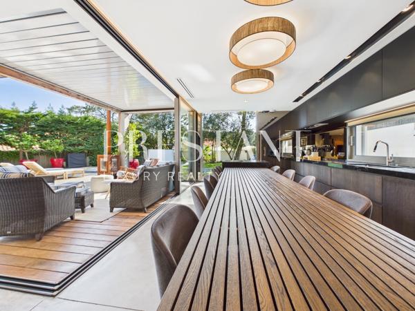 Chiberta – Maison contemporaine de 265 m² (290 m2 en totalité), prestations haut de gamme, plages et golf à pied, ANGLET