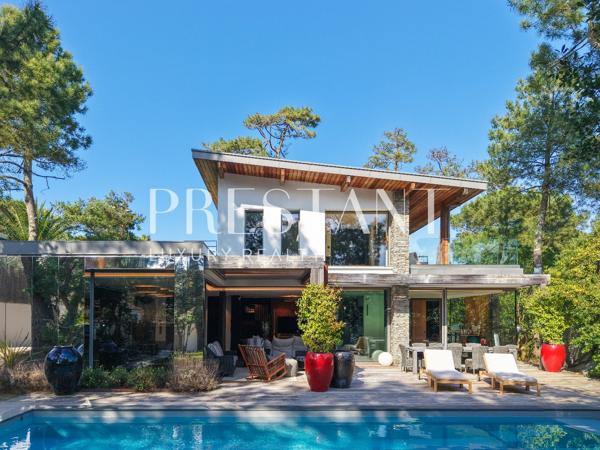 Chiberta – Maison contemporaine de 265 m² (290 m2 en totalité), prestations haut de gamme, plages et golf à pied, ANGLET