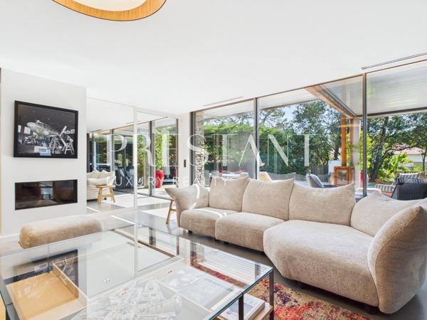 Chiberta – Maison contemporaine de 265 m² (290 m2 en totalité), prestations haut de gamme, plages et golf à pied, ANGLET