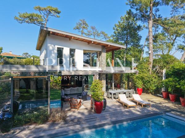 Chiberta – Maison contemporaine de 265 m² (290 m2 en totalité), prestations haut de gamme, plages et golf à pied, ANGLET