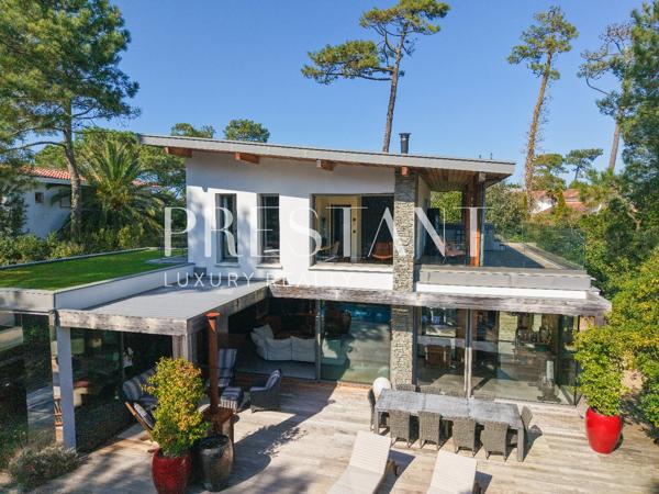 Chiberta – Maison contemporaine de 265 m² (290 m2 en totalité), prestations haut de gamme, plages et golf à pied, ANGLET