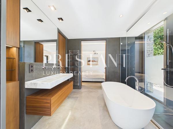 Chiberta – Maison contemporaine de 265 m² (290 m2 en totalité), prestations haut de gamme, plages et golf à pied, ANGLET