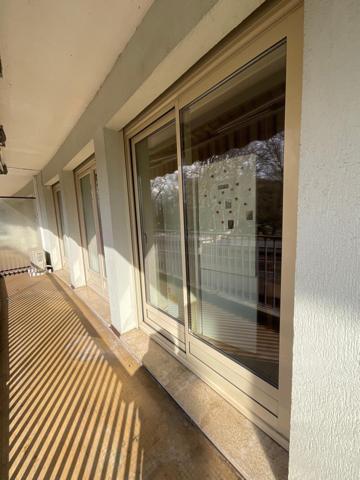 Appartement, 3 chambres, balcon, parking.