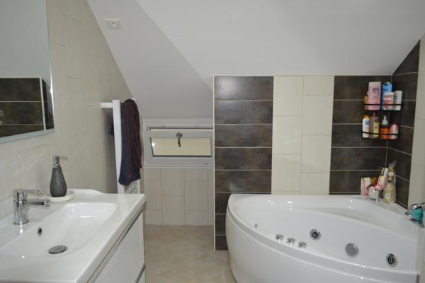 MAISON T5 +APPARTEMENT T2 SUR TERRAIN DE 600M2